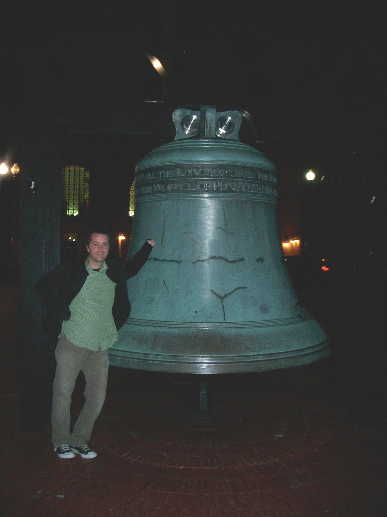 DC giant Liberty Bell replica